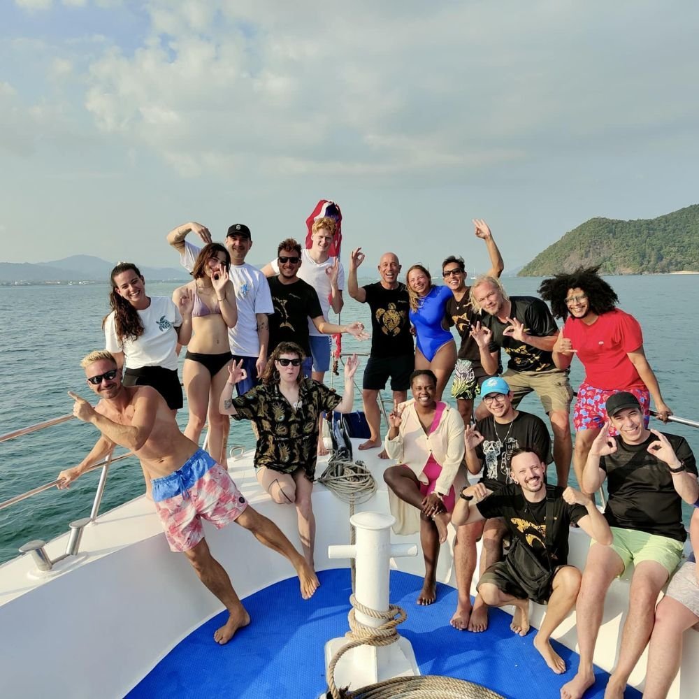 Pray-Dive-Home-Page-Fun-Diving-Day-Trip-at-Koh-Racha-Yai-and-Koh-Racha-Noi-High-Resolution-1000x1000-2-1.jpg