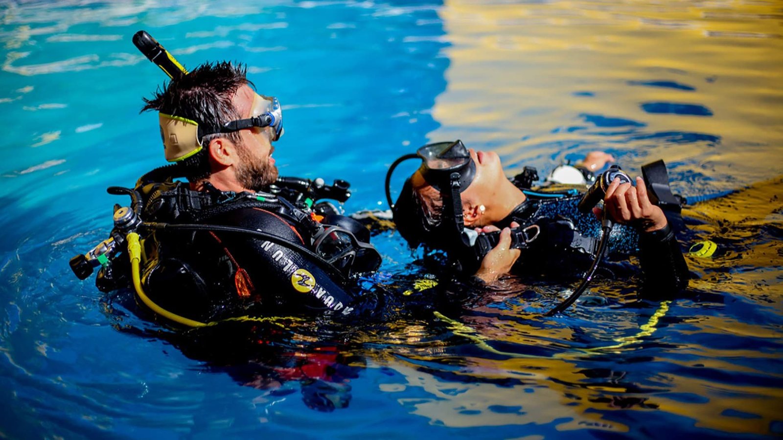 Pray Dive - PADI Rescue Diver Course Pool Practice - High Resolution